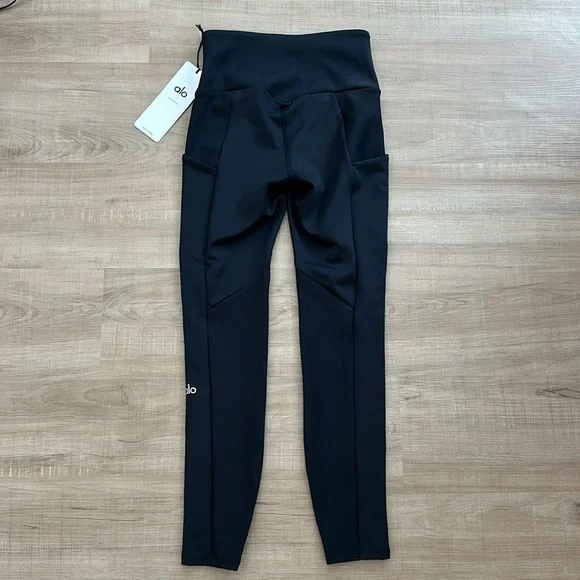 Alo Airlift Ribbed High-Waist Enchancted Legging - Picture 6 of 8